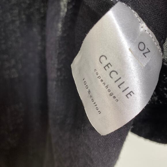 Cecilie Copnehagen Black Textured Short Sleeve V-Neck Top Women's Size Large - Picture 5 of 6